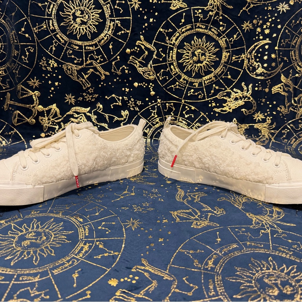 Levi's White Sherpa Plush Canvas Casual Cozy Low Top Lace Up Sneakers Size 9 - Picture 4 of 11